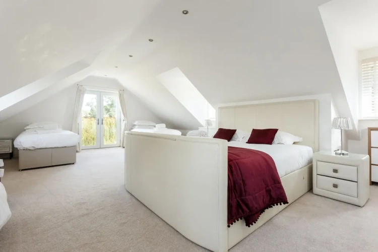 6 Bedrooms Cottage