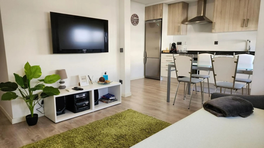 Ria Center Apartment - Left