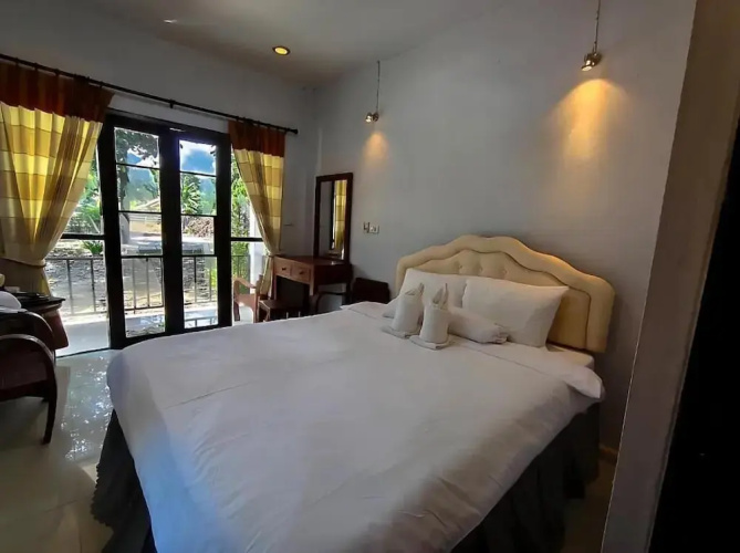 A-Thip House
