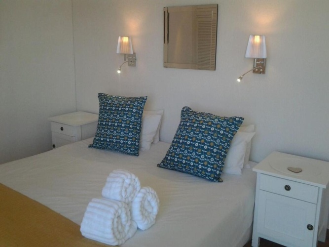4 Bedrooms Cottage