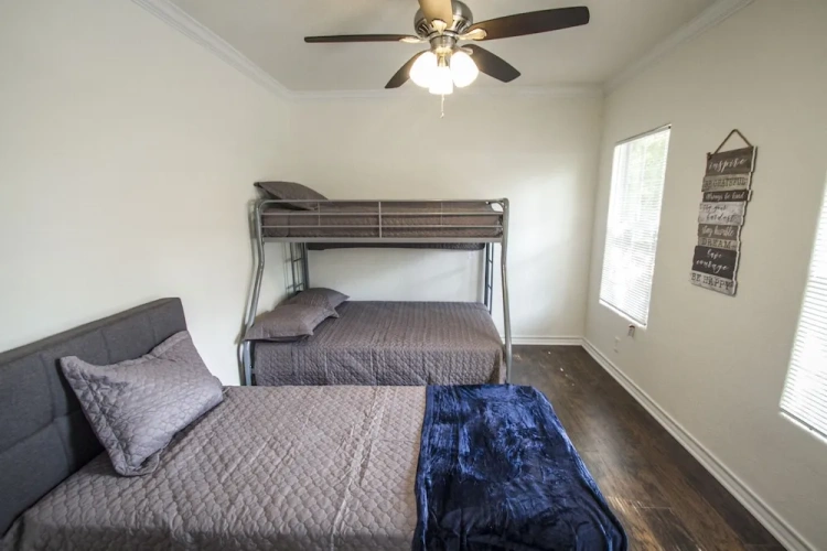 2 Bedrooms Cottage