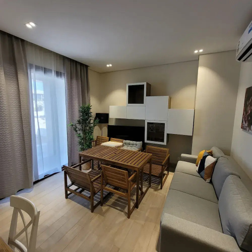 Chic 1-bedroom With Pool View