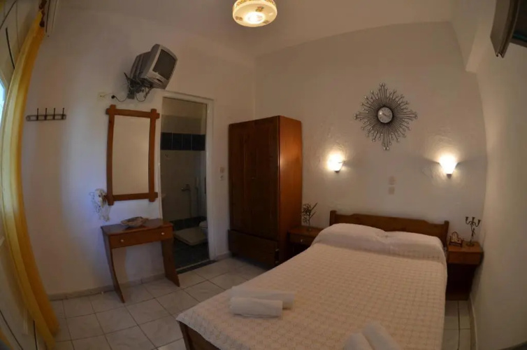 Chrisi Akti Hotel