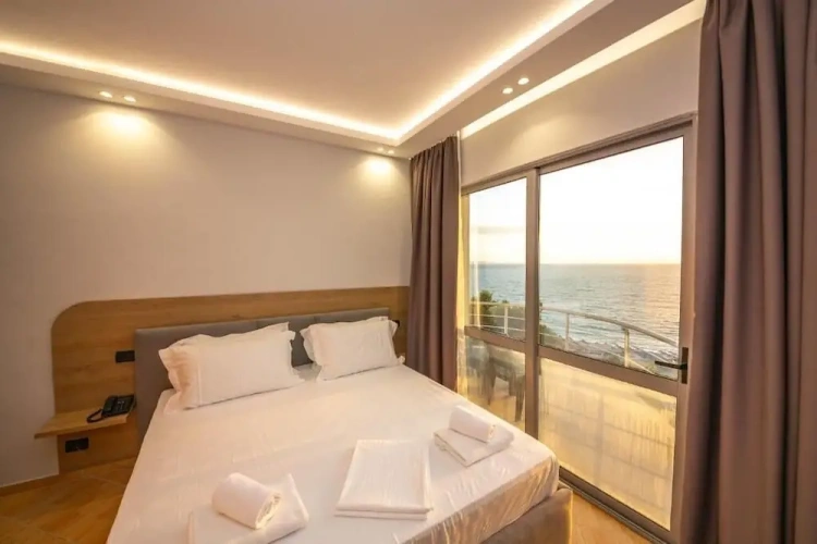 Deluxe Double room with balcony and with sea view