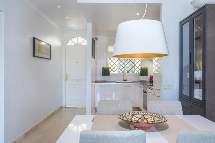 2 bedroom apartment next to porto
