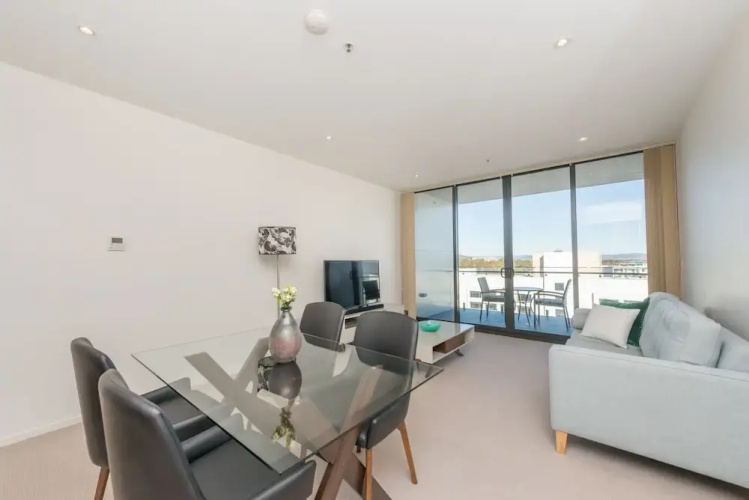 Accommodate Canberra - Manhattan