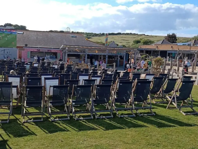 Sleeps 6, Pets Allowed & Free Parking