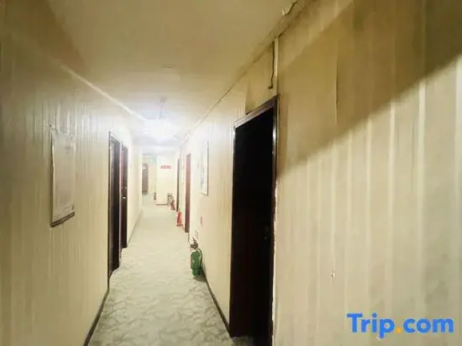 Rain Hotel (62nd Elementary School)
