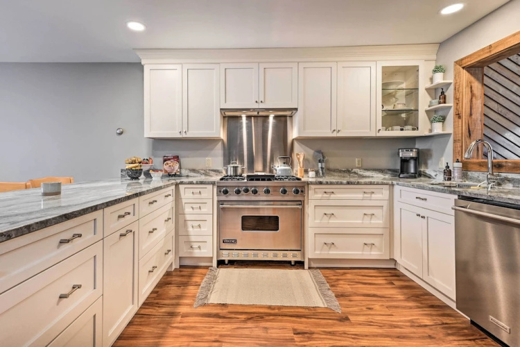Updated Condo Next to Burke Mountain Bike Trails!