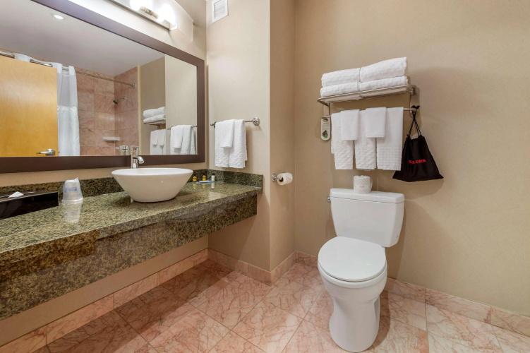 Best Western Plus Perth Parkside Inn & Spa photo 10