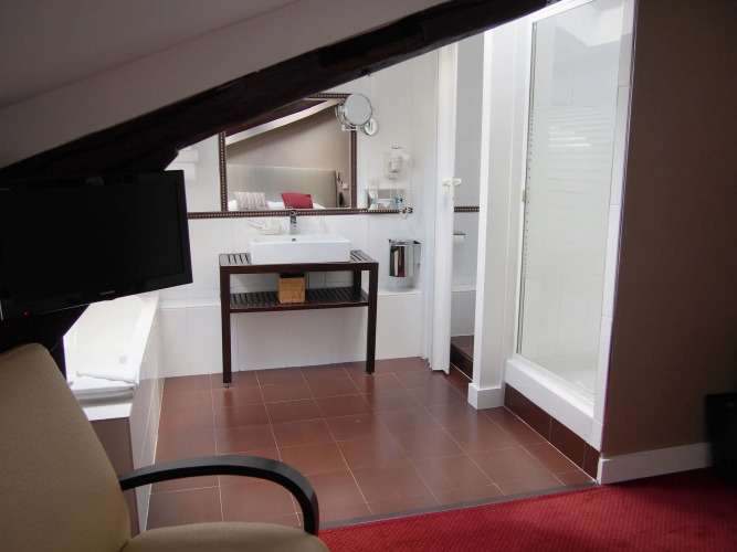 Porte de Versailles Hotel - Image 2