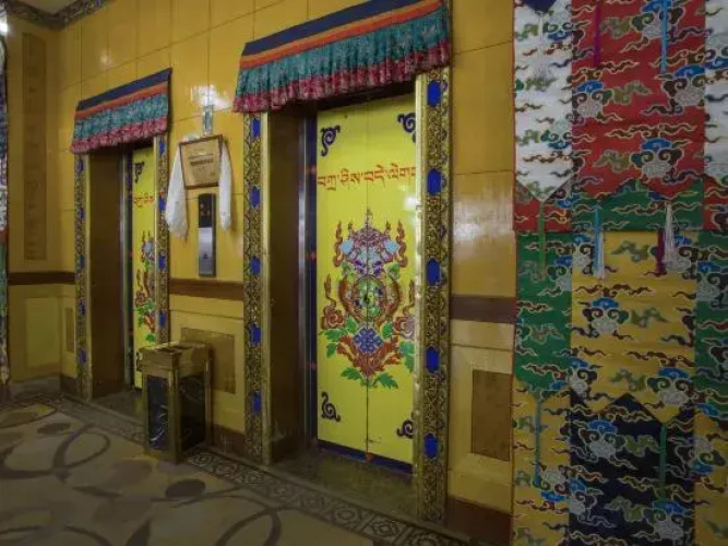 Gangjian Hotel