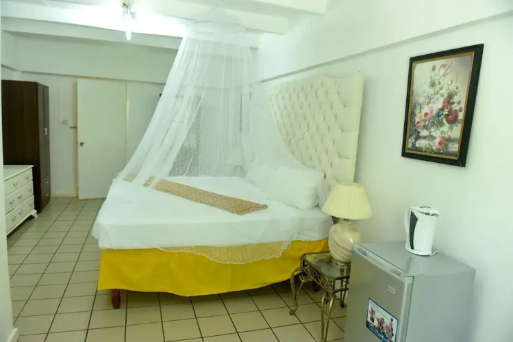 Pineapple Suites