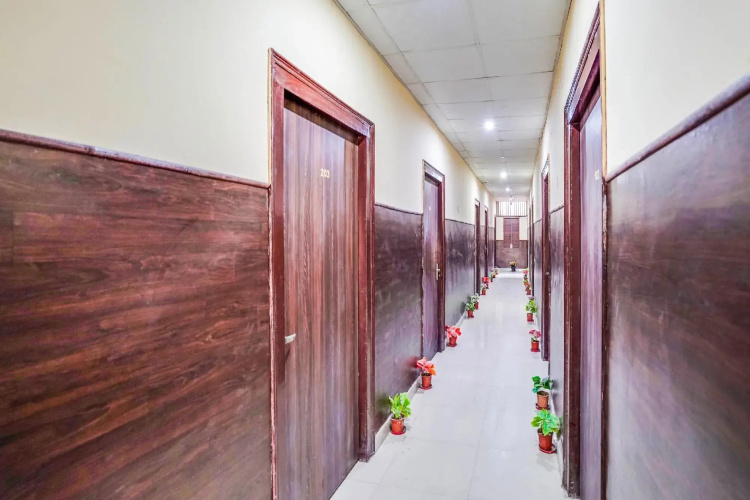 OYO Flagship 80502 Dream Palace Inn