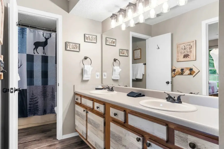 Fallcreek Haven - A Chic Retreat
