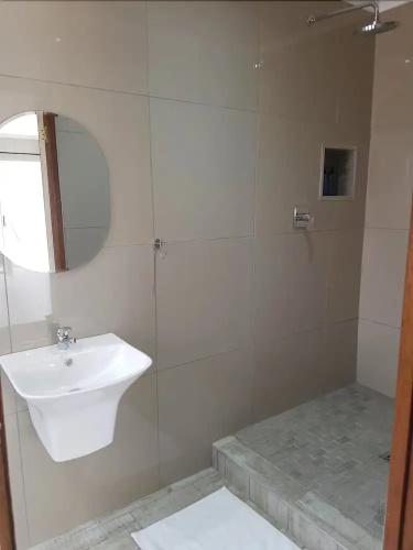 Azaria Guesthouse