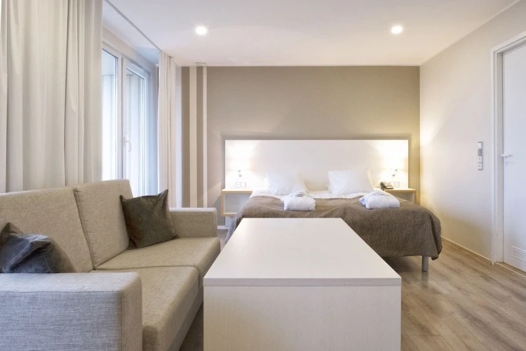 Marine Family room with balcony