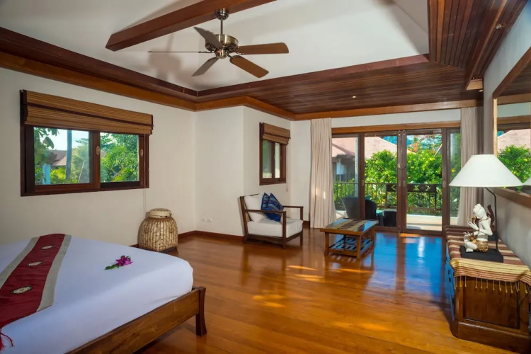 Baan Banburee