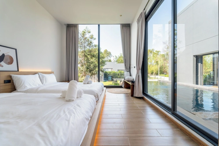 4 Bedrooms Villa