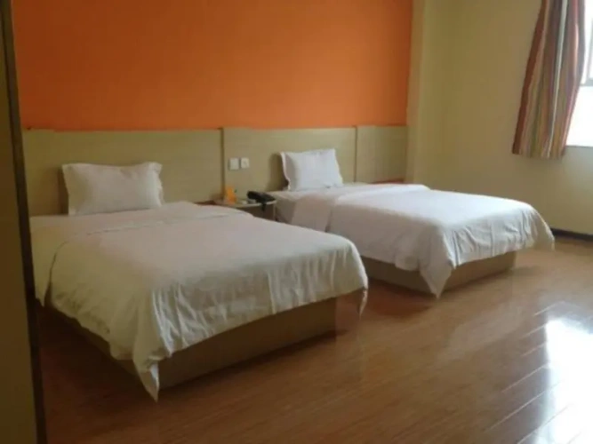 Standard Twin room with city view