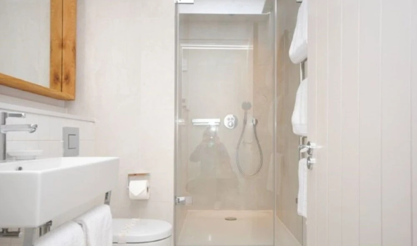 6 The Salterns, Chichester 402450