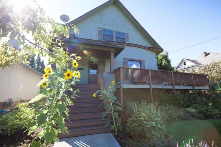 4 Bedrooms Cottage