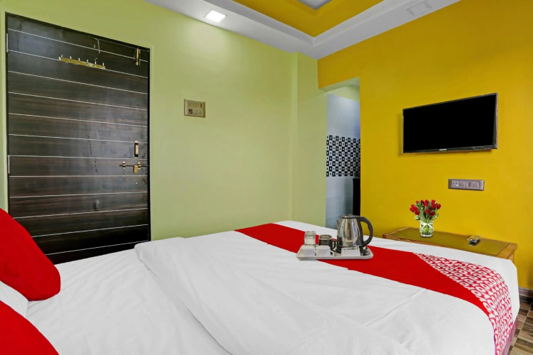 OYO 70016 Om Sai Ram Residency