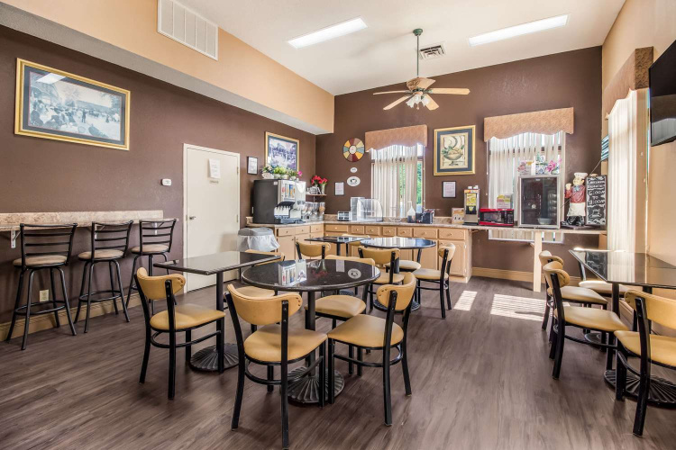 Americas Best Inns Selmer