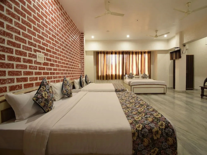 Oyo 30226 Hotel Darshan Palace