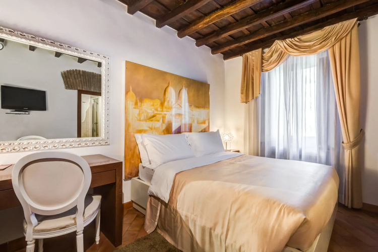 Luxury Navona