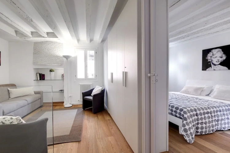 3 Bedrooms Apartment