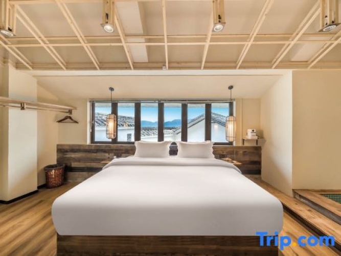 Deluxe Double room with courtyard view