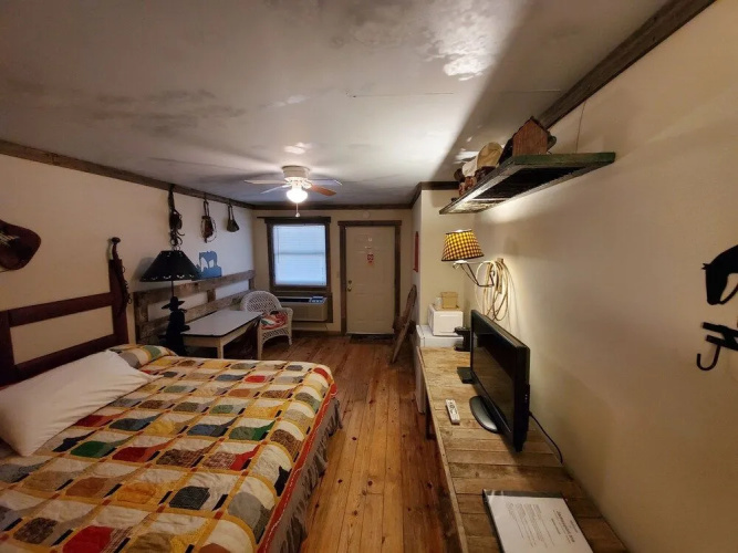 Jamesport Inn