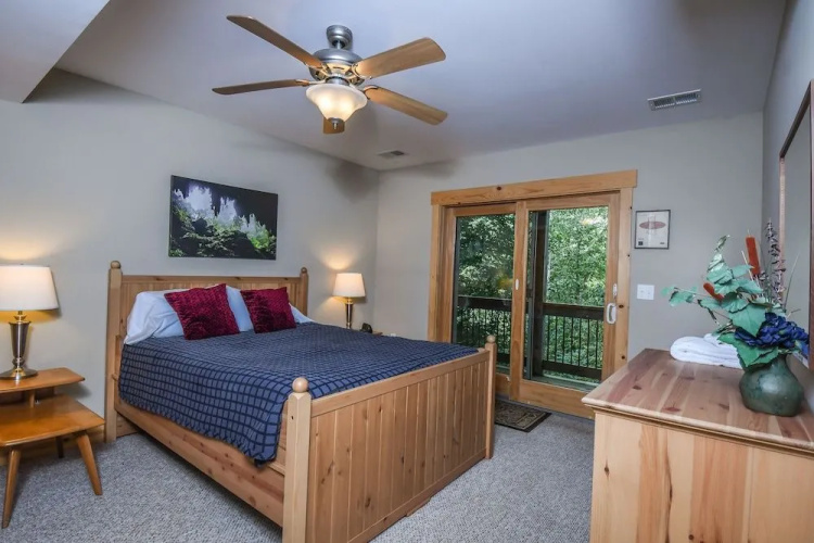 Canopy Escape by Taylor Made Deep Creek