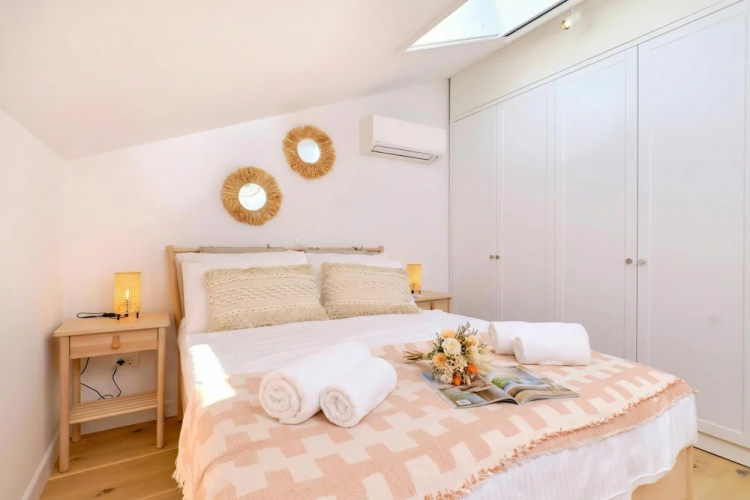 Charming Island Villa Alba