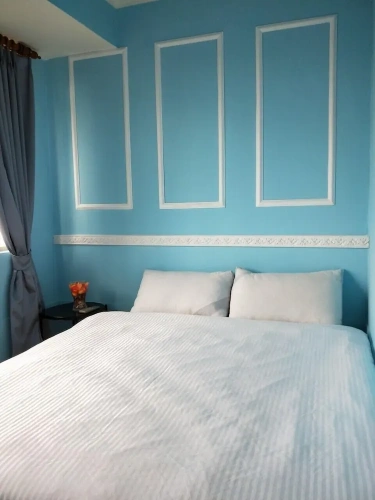 2 Bedrooms Standard Family room with balcony and with city view