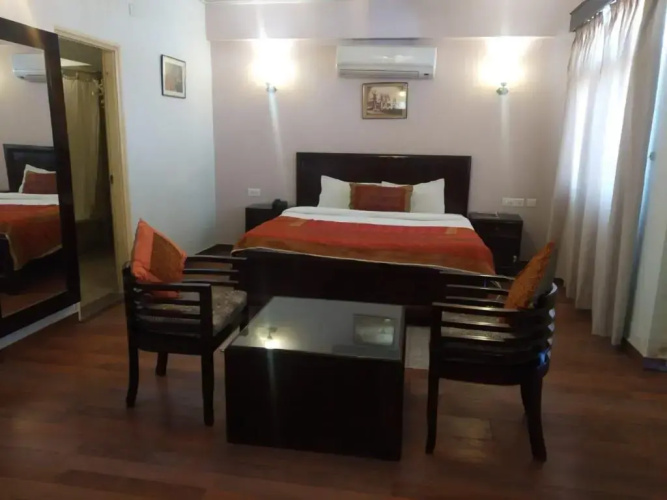 Hotel Glitz