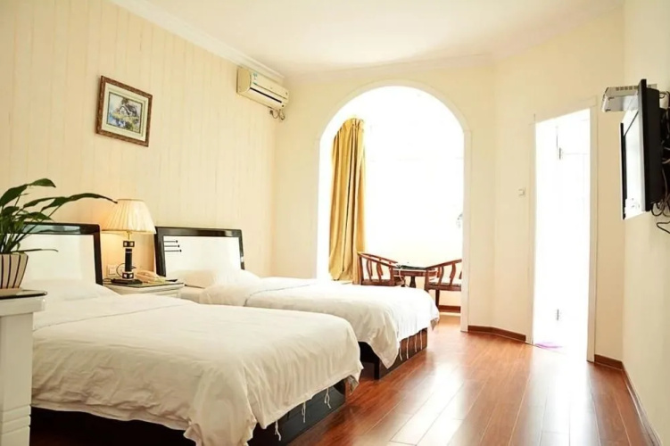 Linkou Hotel