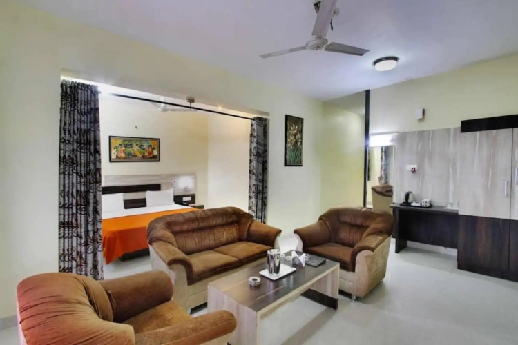 Hotel Hari Priya International
