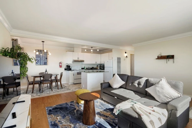 2 Bedrooms Family Apartment with mountain view