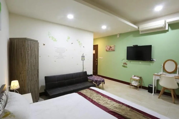 Sanyi Hawthorn B&B
