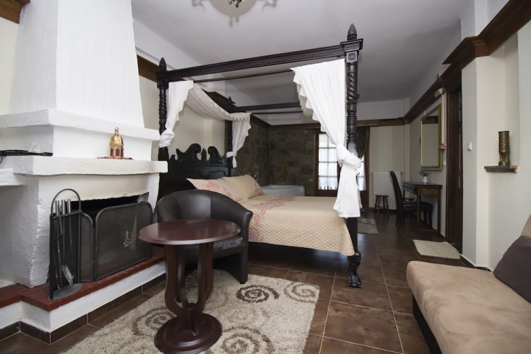 Pliades Hotel