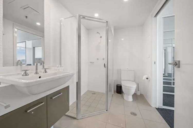 Glorious Central Canberra 1-bed With Pool & Sauna