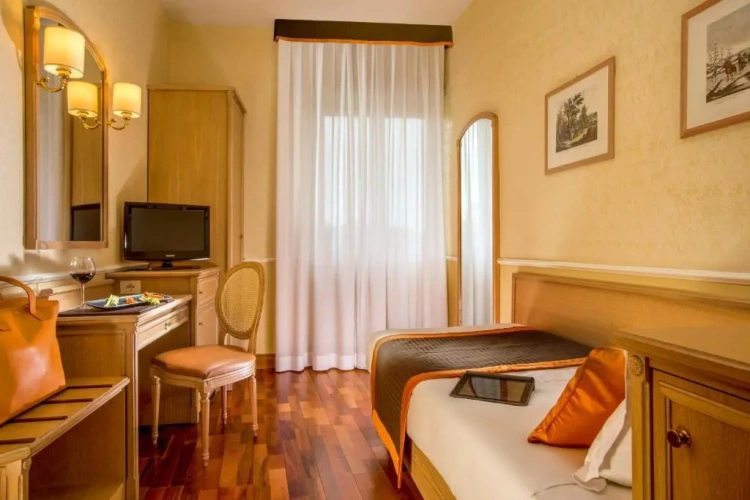 Omnia Easy Single room