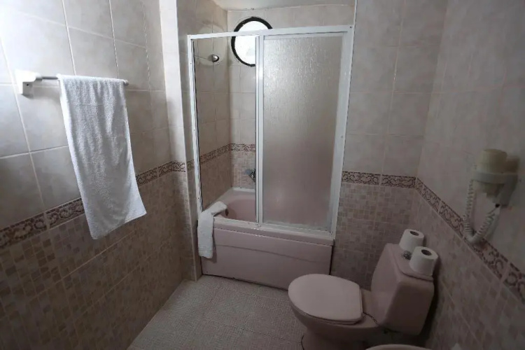 Tuntas Apartments