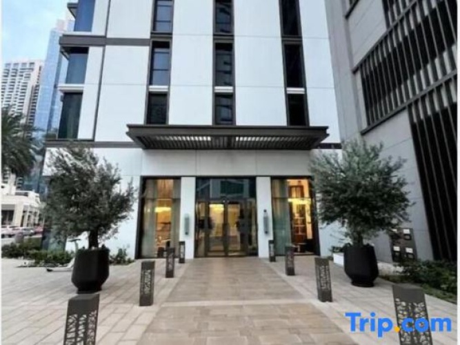 1 BR Apt Luxury at Burj Crown All Bills Included