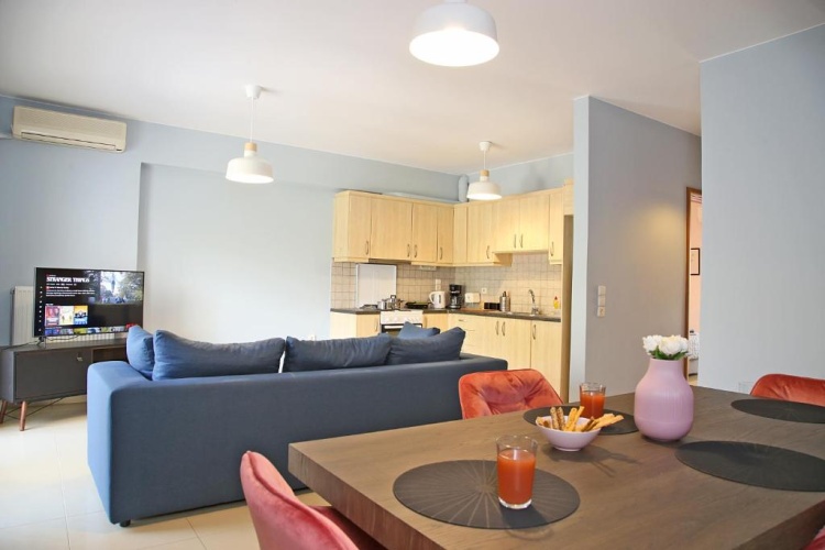 2 Bedrooms Apartment