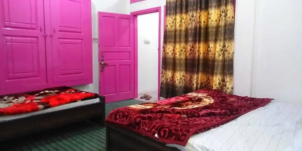 Paradise Hotel