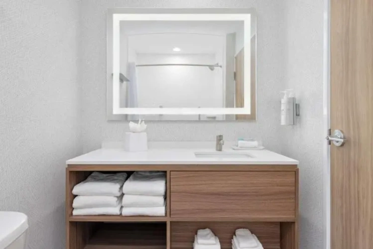 1 Bedroom Triple Suite