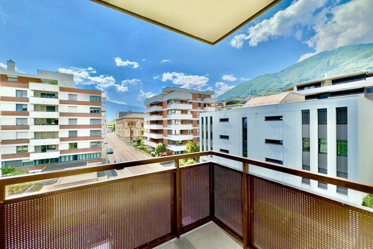 2 Bedrooms Family Apartment